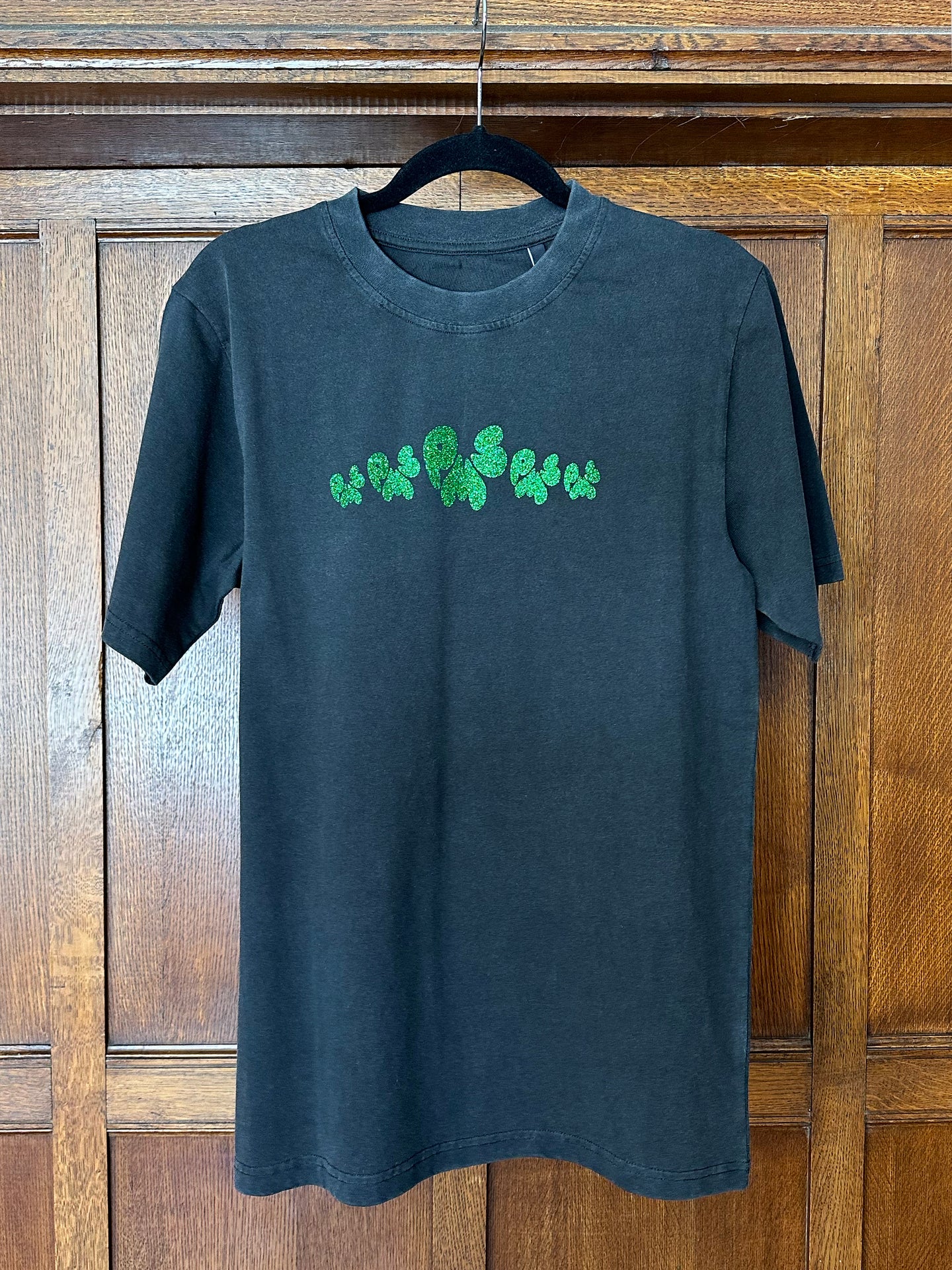 DEEP GREEN FRONT & BLACK GLITTER ON WASHED BLACK T-SHIRT (SIZE L REGULAR FIT)